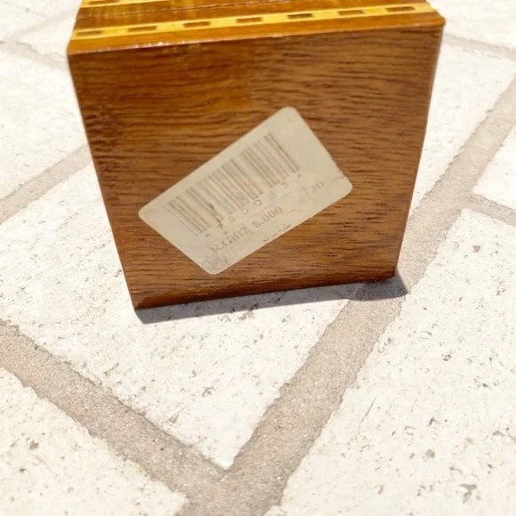 Small Vintage Inlayed Marquetry Wooden Box. - Picture 6 of 8